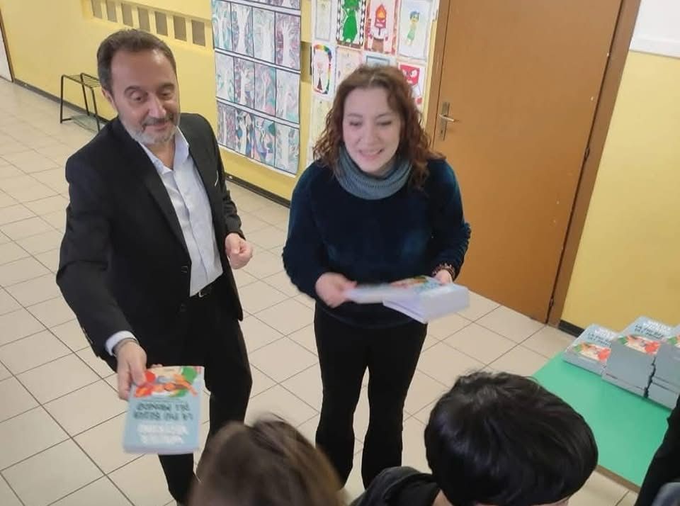 Nel Milanese il PD trasforma le scuole in sezioni di partito. Al via petizione per Legge su Libertà Educativa 1